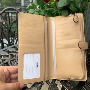New coach wallet